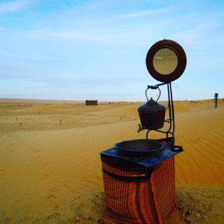 チュニジア南部、サハラ砂漠 のキャンプ地 #ティンバイン #Timbaine のキャンプマルス。
砂漠の玄関口ドゥーズからサハラ砂漠の中を4WD車で3時間走った先にある、本当の砂漠の中のキャンプ地。
広大な砂の海と砂丘、静寂な夜、万手の星空。
サハラ砂漠のど真ん中でグランピングを楽しもう！

#チュニジア #チュニジア旅行 #チュニジア南部 #サハラ砂漠 #キャンプマルス #グランピング 
#tunisia #tunisie #tunisiatravel #southtunisia #sahara #desert #campmars #gramping
