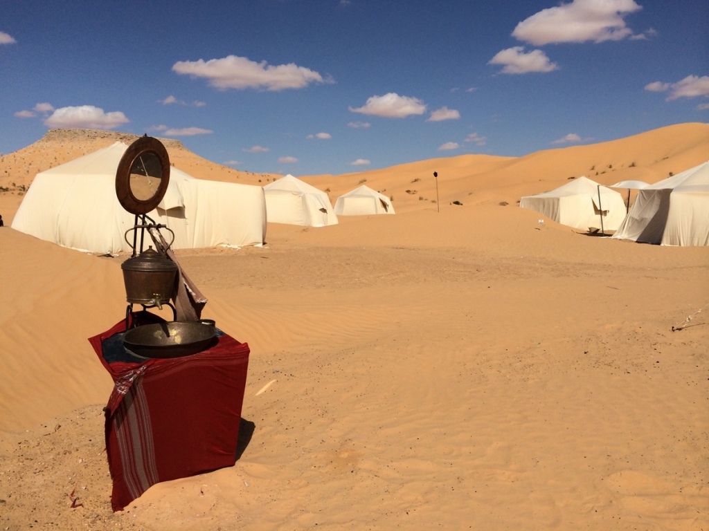 砂漠のキャンプサイト、ティンバイン